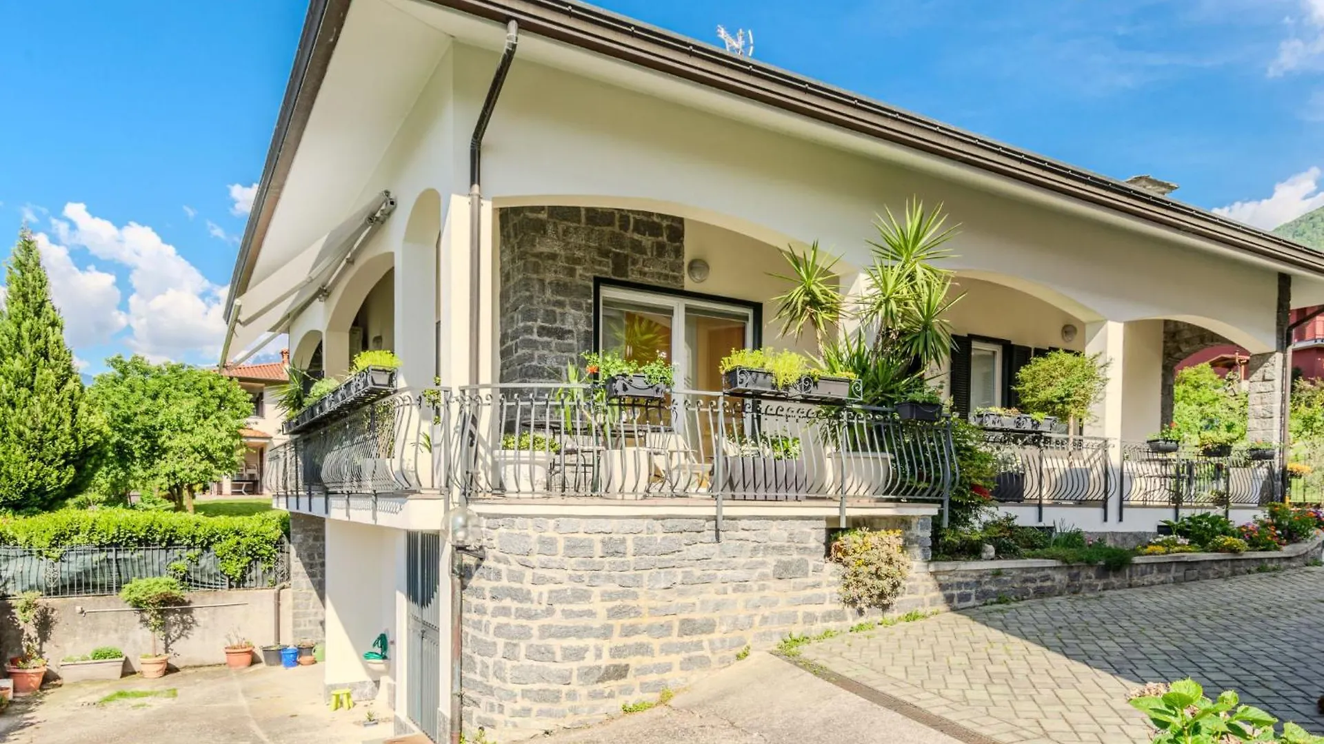 Holiday Home Aurora By Interhome Colico 0*,  Italien