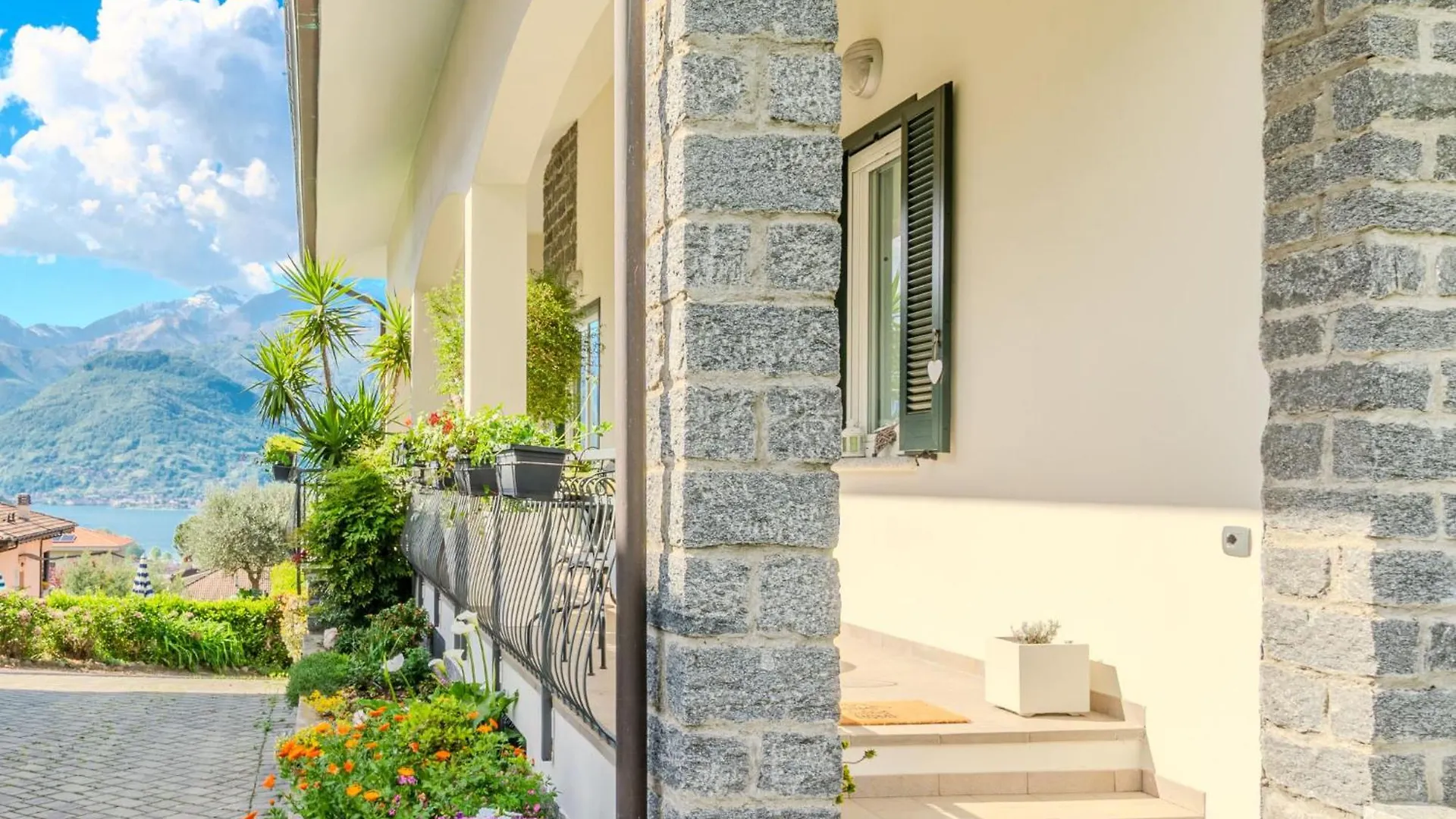 Holiday Home Aurora By Interhome Colico